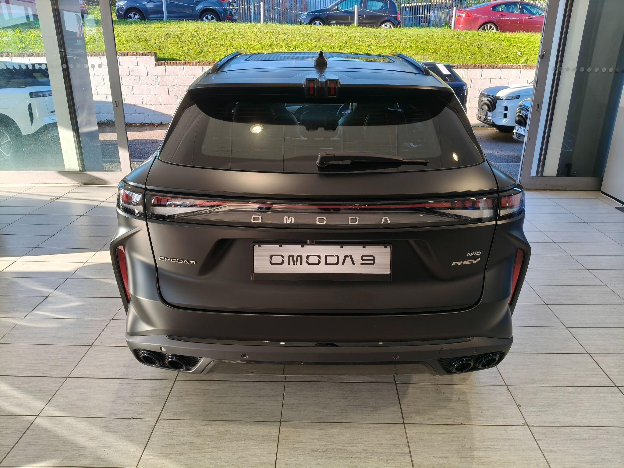 Large vehicle image
